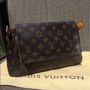 💥💯Authentic 💥 Louis Vuitton mini Looping
